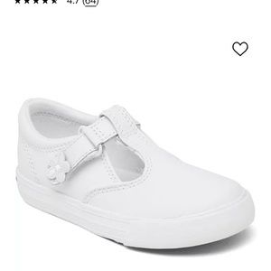 Girls size 11.5 keds white daphne t-strap slip on shoes. I’m very good condition